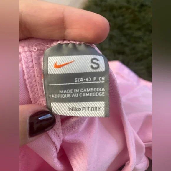 Pink Nike tank top - Picture 2 of 3